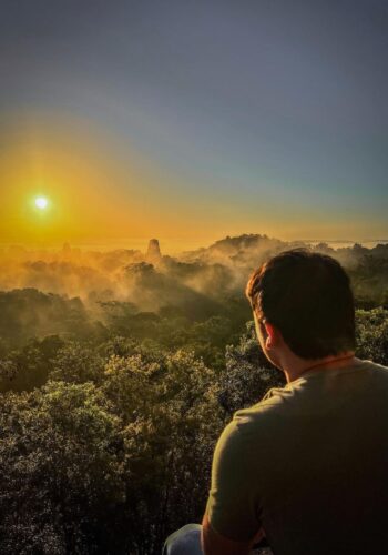 TIKAL AMANECER Y UAXACTÚN EN UN DIA DESDE FLORES